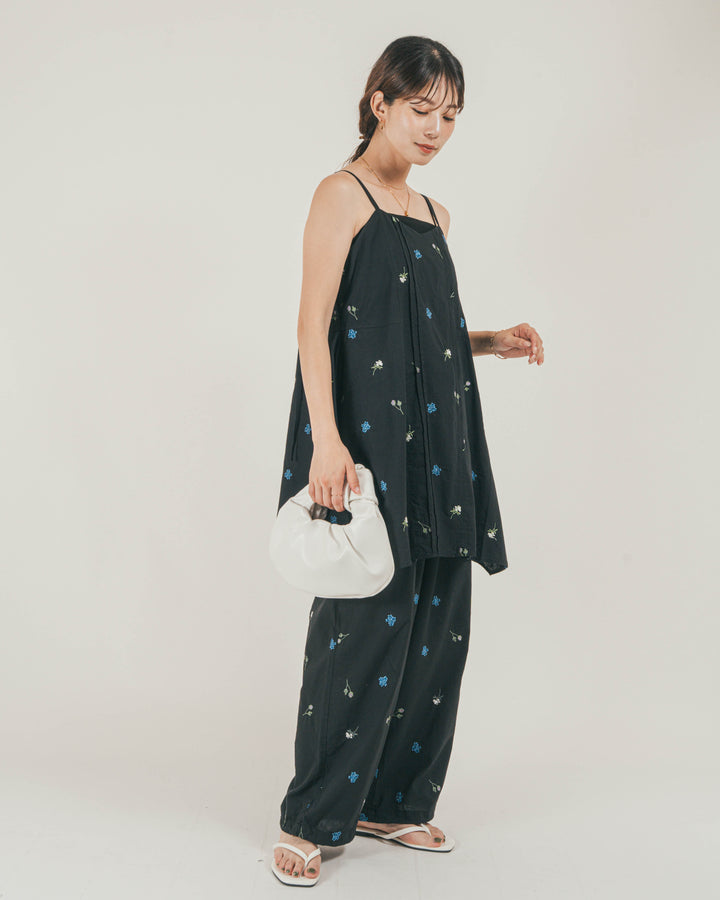 ［SET］Flower刺繍チュニックキャミ + Flower刺繍リラックスパンツ + カップ付きカットリブキャミ（3SET）
