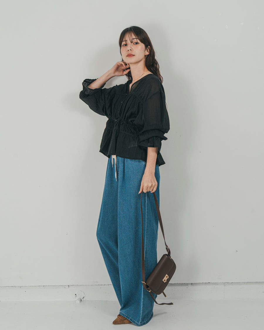 ［SET］Soft シャーリングブラウス + Airy Denim ワイドパンツ（2SET）