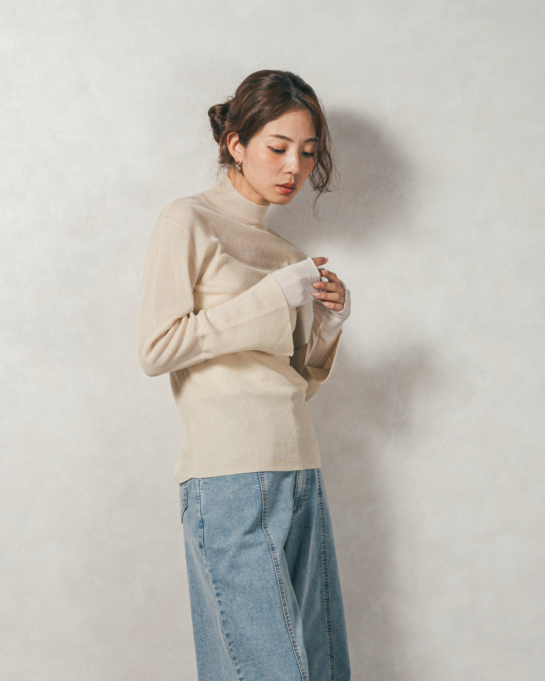 ［SET］袖レイヤードラメリブタートルニット+Tweedベロアサロペット（2SET）