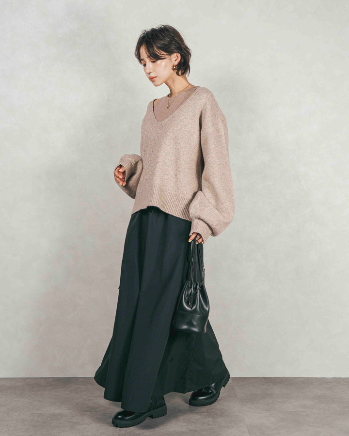 ［SET］メランジVネックニットレイヤードセット+ドローストリングナイロンカーゴスカート（2SET）