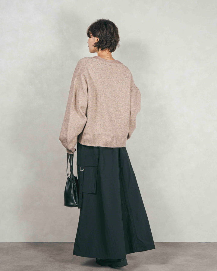［SET］メランジVネックニットレイヤードセット+ドローストリングナイロンカーゴスカート（2SET）