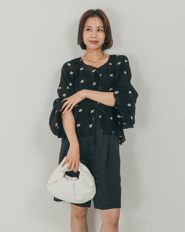 ［SET］フロントリボン刺繍 Veilブラウス + Vintageサテン　ハーフパンツ（2SET）