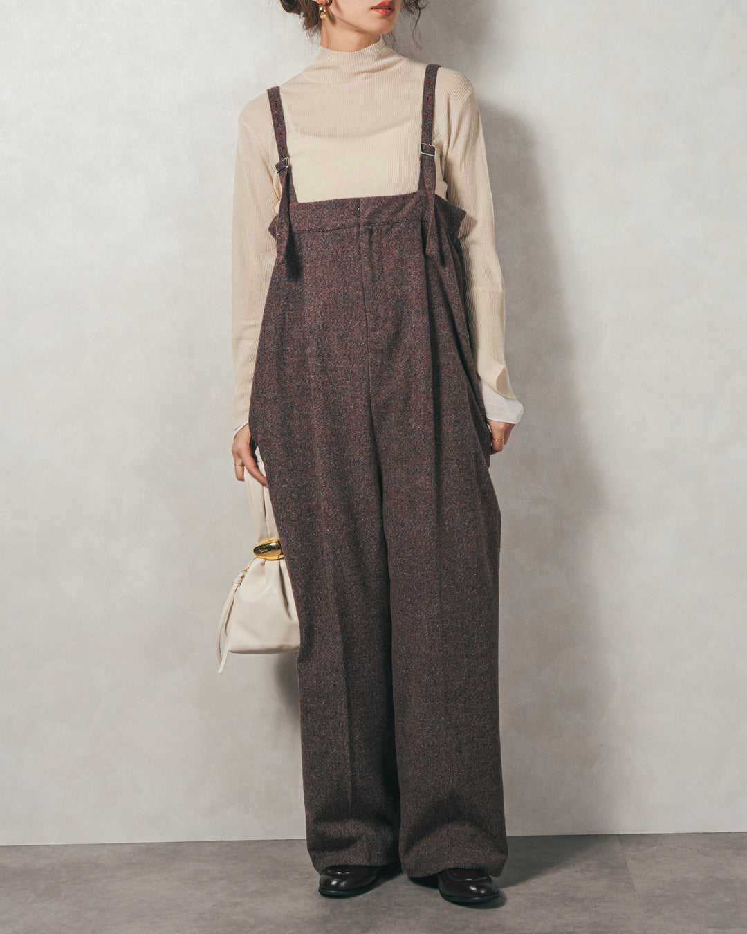 ［SET］袖レイヤードラメリブタートルニット+Tweedベロアサロペット（2SET）