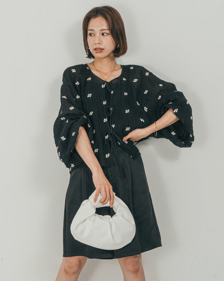 ［SET］フロントリボン刺繍 Veilブラウス + Vintageサテン　ハーフパンツ（2SET）