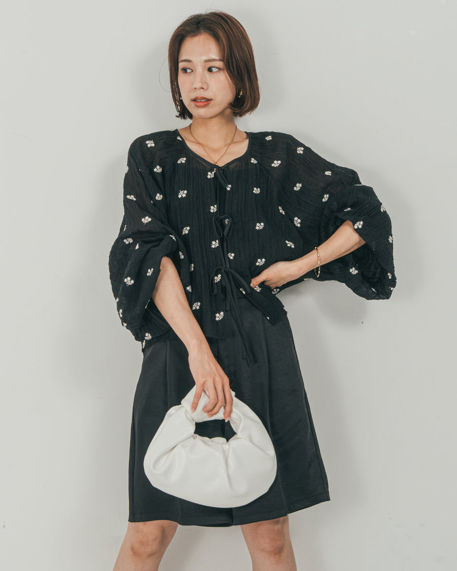 ［SET］フロントリボン刺繍 Veilブラウス + Vintageサテン　ハーフパンツ（2SET）