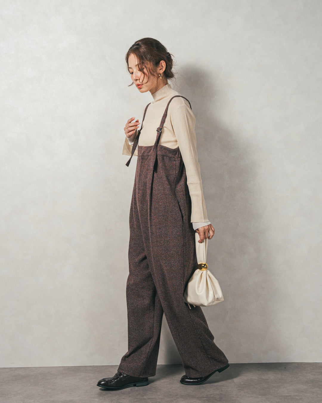 ［SET］袖レイヤードラメリブタートルニット+Tweedベロアサロペット（2SET）