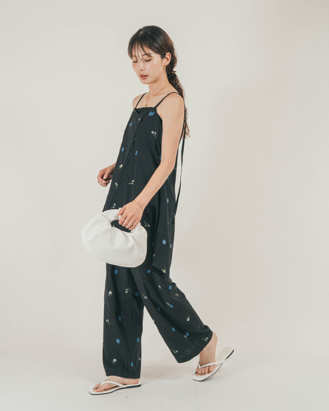 ［SET］Flower刺繍チュニックキャミ + Flower刺繍リラックスパンツ（2SET）