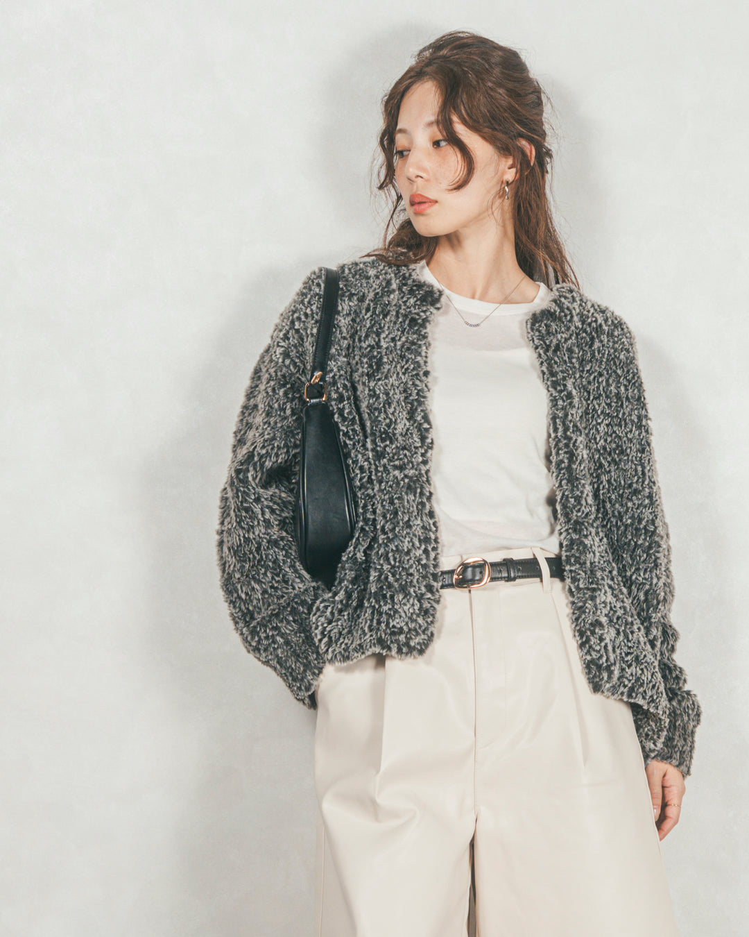 ［SET］ファーニットLuxeカーデコート+レザーライクハーフパンツ（2SET）