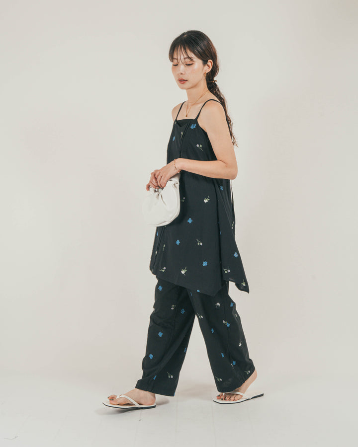 ［SET］Flower刺繍チュニックキャミ + Flower刺繍リラックスパンツ + カップ付きカットリブキャミ（3SET）