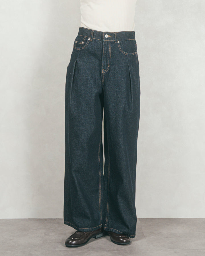 ［SET］フロントシリコンLogoスウェット+ラメSheerハイネックトップス+ワイドTuckイージーデニム