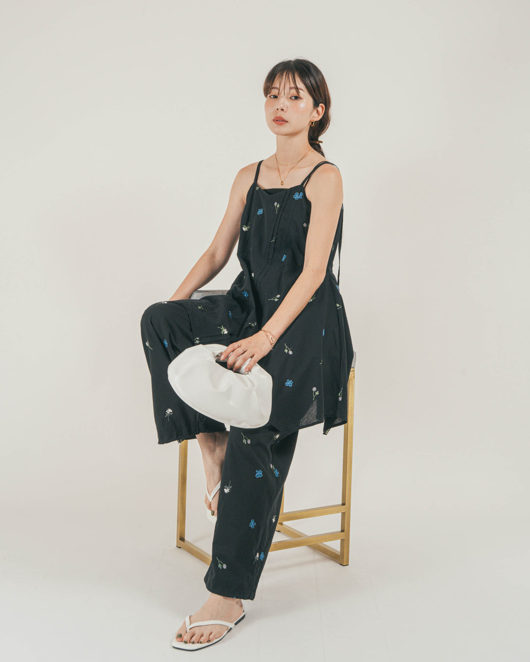 ［SET］Flower刺繍チュニックキャミ + Flower刺繍リラックスパンツ + カップ付きカットリブキャミ（3SET）