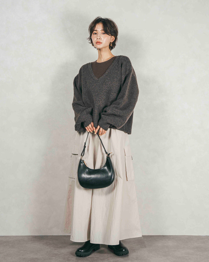 ［SET］メランジVネックニットレイヤードセット+ドローストリングナイロンカーゴスカート（2SET）