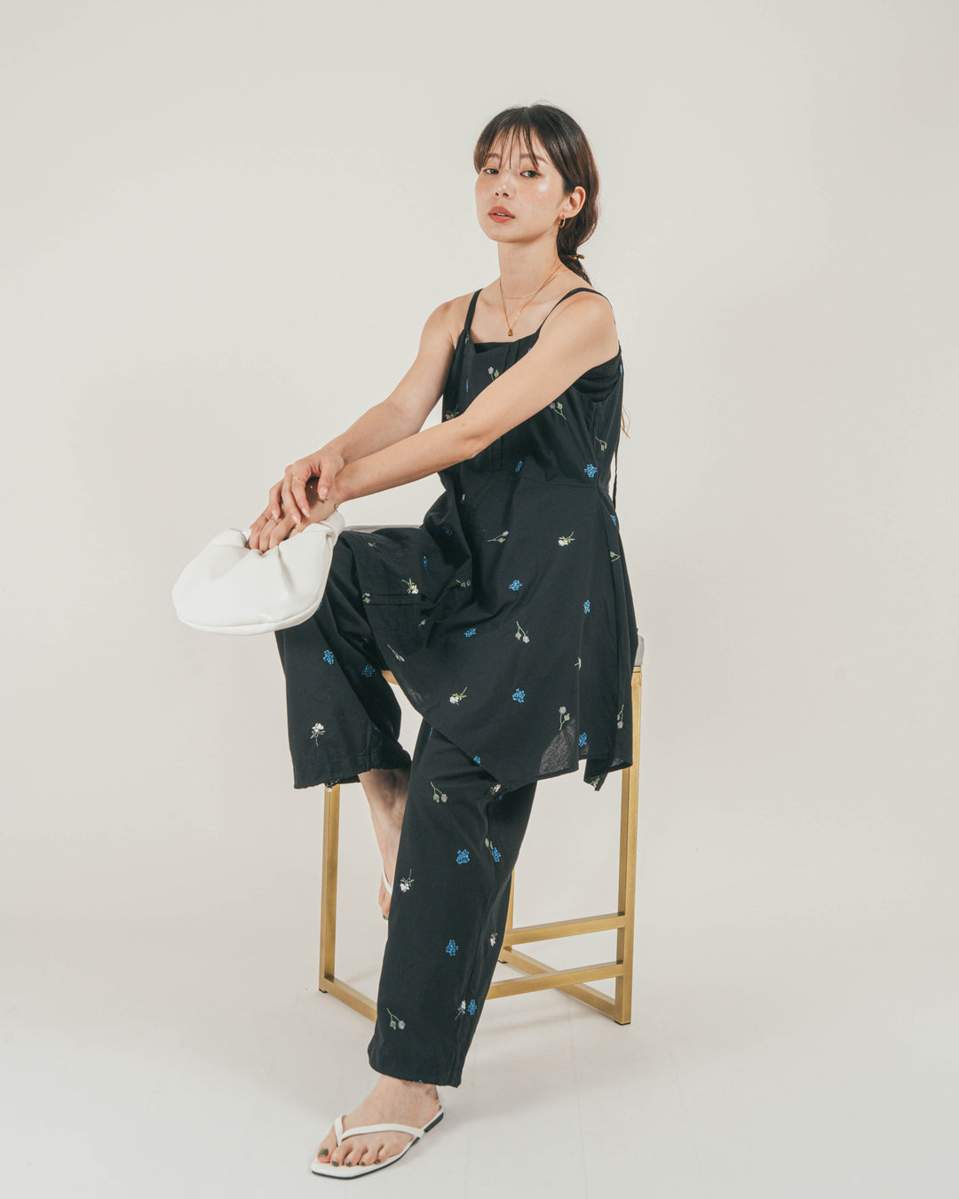 ［SET］Flower刺繍チュニックキャミ + Flower刺繍リラックスパンツ（2SET）
