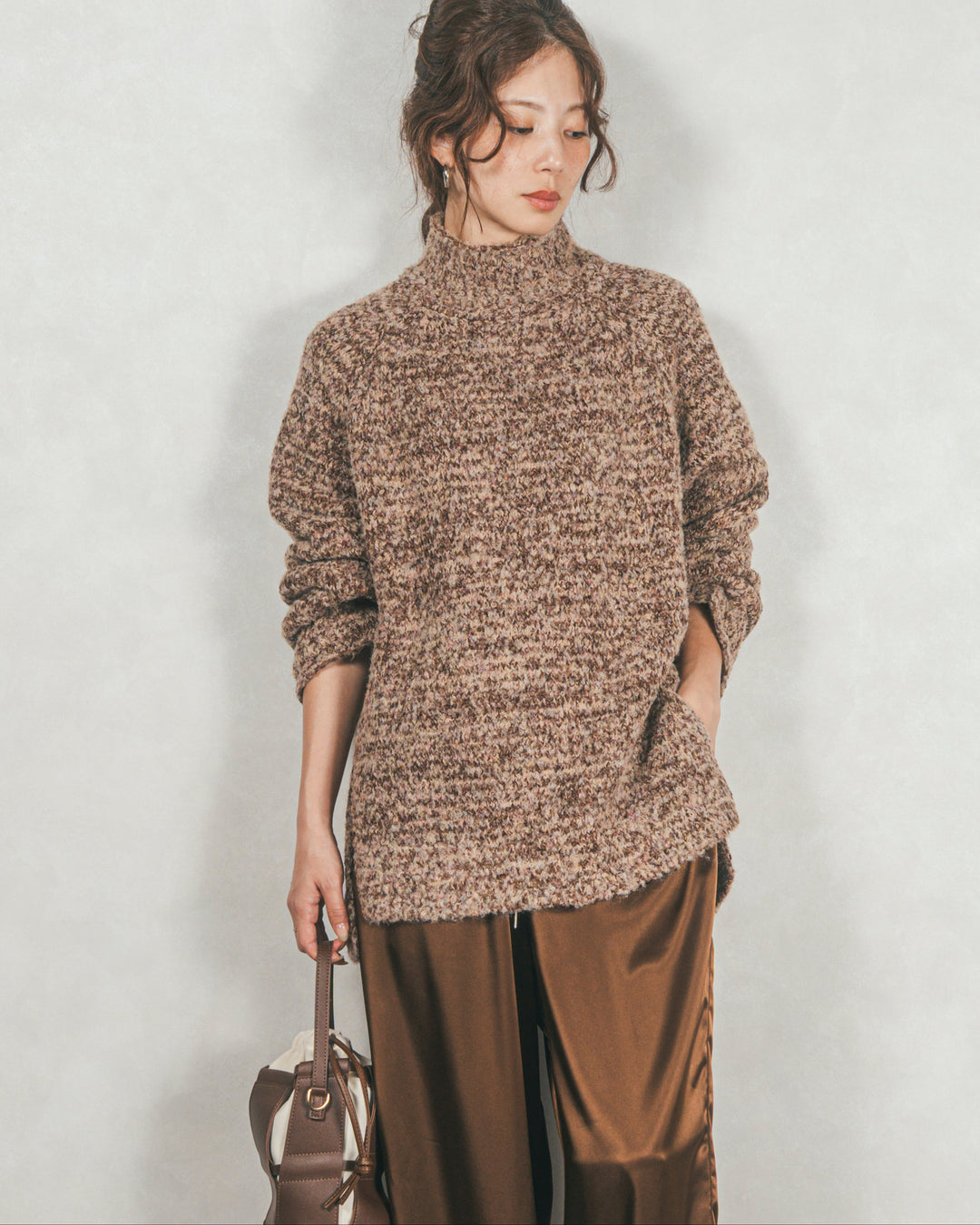 ［SET］ブークレMix ハイネックニット+Relaxサテンパンツ（2SET）