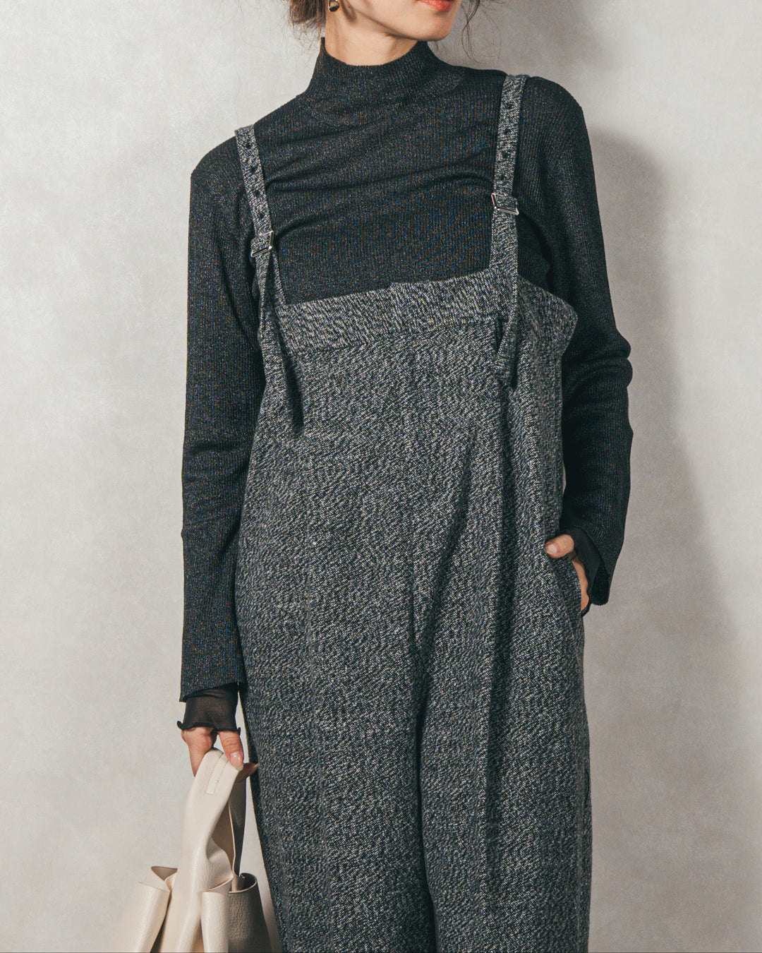 ［SET］袖レイヤードラメリブタートルニット+Tweedベロアサロペット（2SET）