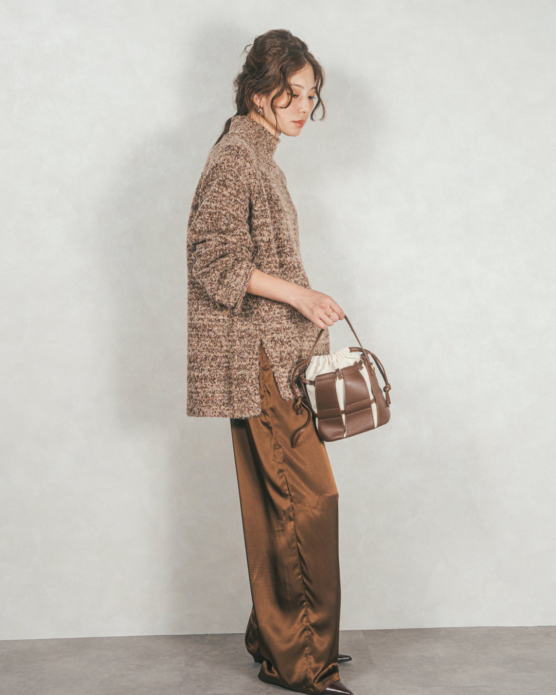 ［SET］ブークレMix ハイネックニット+Relaxサテンパンツ（2SET）