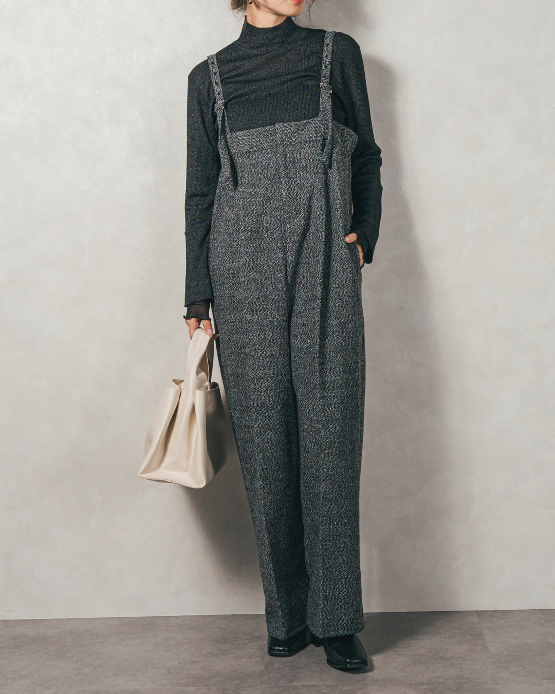 ［SET］袖レイヤードラメリブタートルニット+Tweedベロアサロペット（2SET）