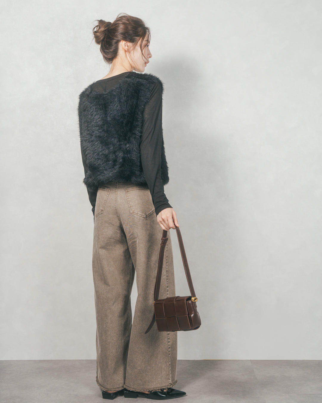 V-ネックフェザーニットベスト (BLACK)