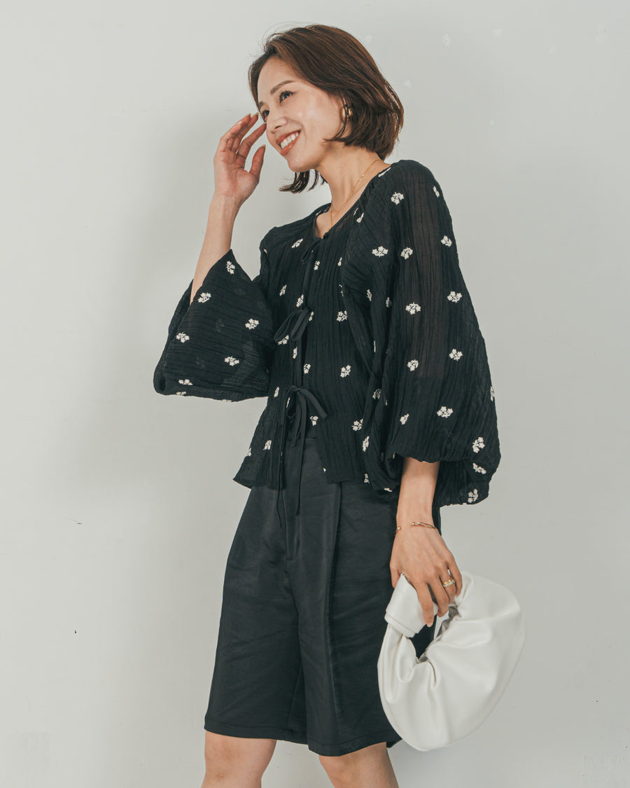 ［SET］フロントリボン刺繍 Veilブラウス + Vintageサテン　ハーフパンツ（2SET）
