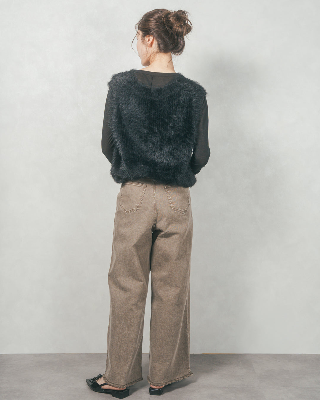 V-ネックフェザーニットベスト (BLACK)