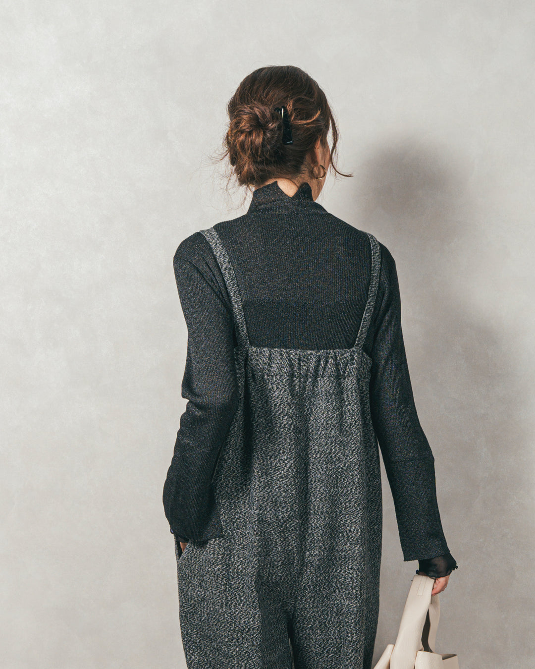 袖レイヤードラメリブタートルニット (BLACK)