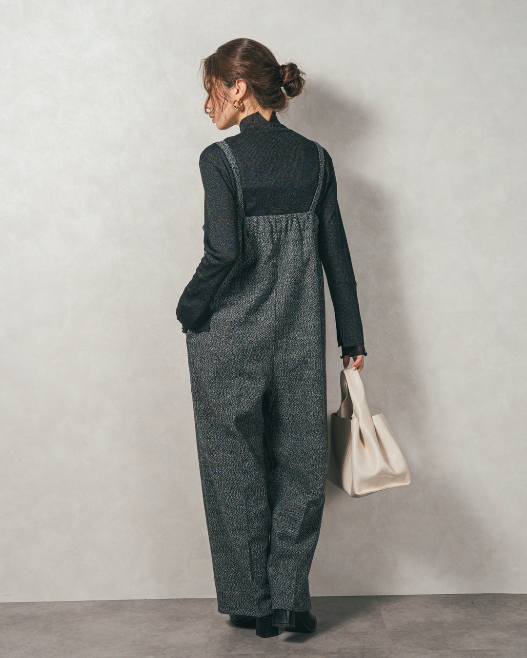 ［SET］袖レイヤードラメリブタートルニット+Tweedベロアサロペット（2SET）