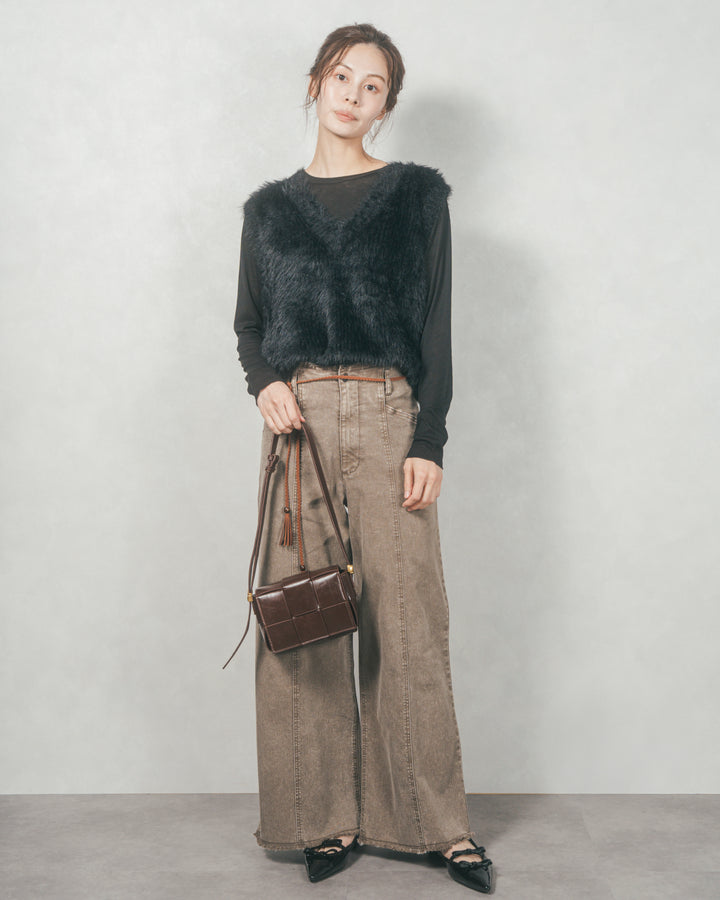 V-ネックフェザーニットベスト (BLACK)