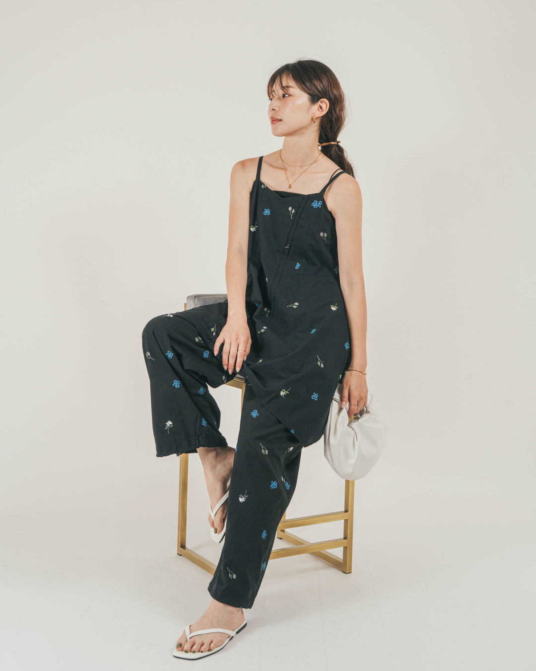 ［SET］Flower刺繍チュニックキャミ + Flower刺繍リラックスパンツ + カップ付きカットリブキャミ（3SET）
