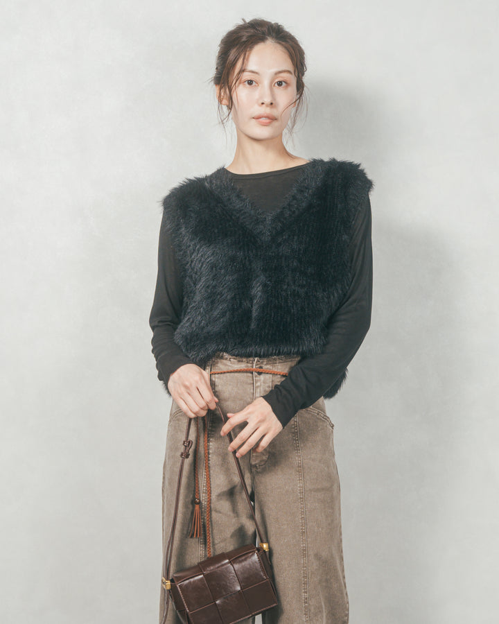 V-ネックフェザーニットベスト (BLACK)
