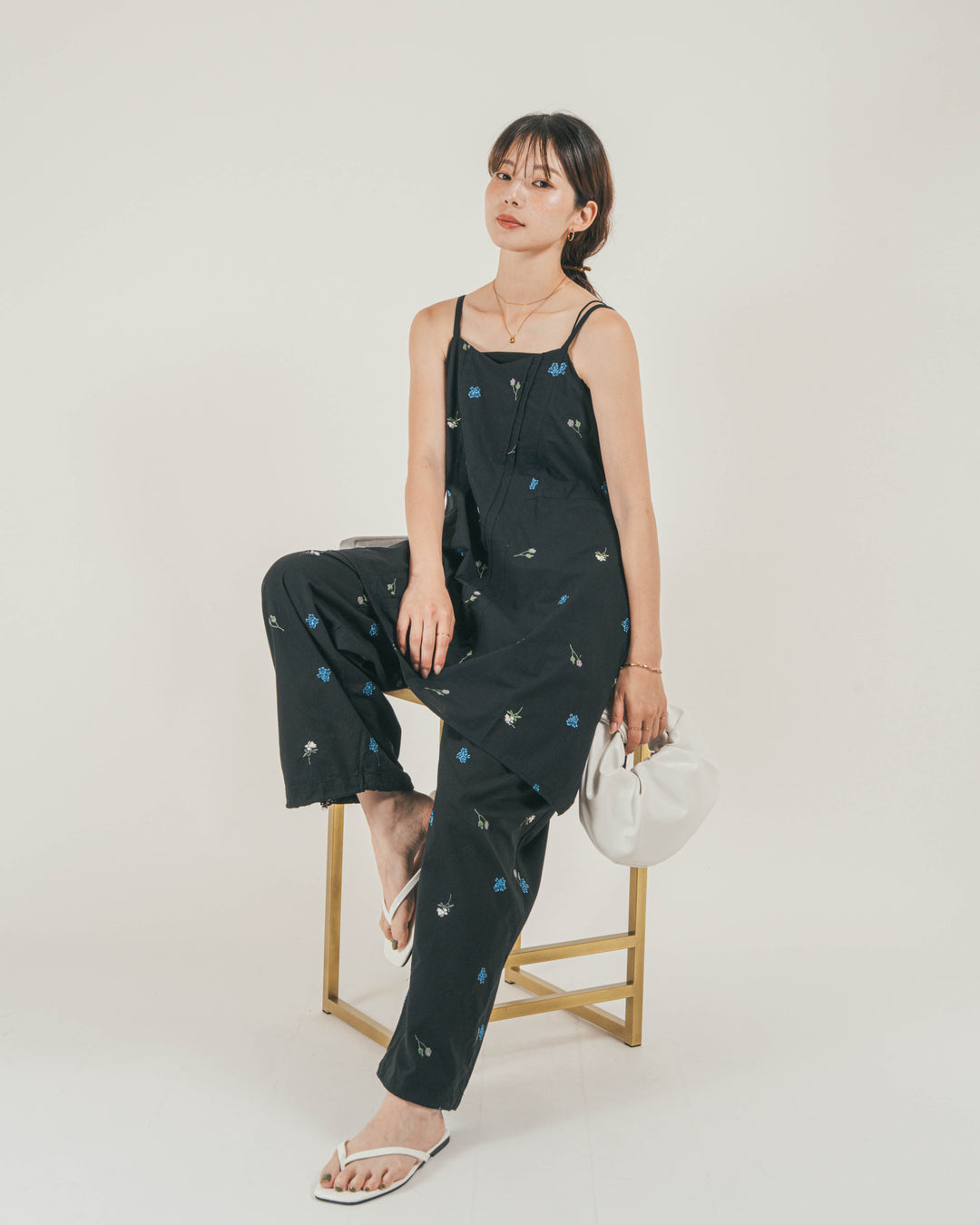［SET］Flower刺繍チュニックキャミ + Flower刺繍リラックスパンツ + カップ付きカットリブキャミ（3SET）