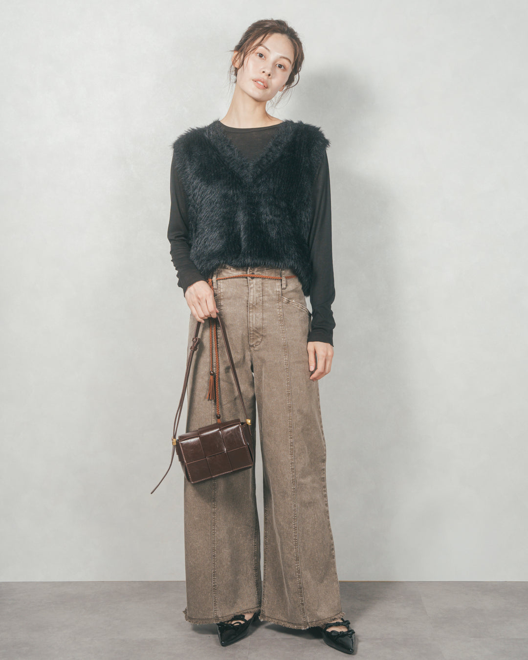 V-ネックフェザーニットベスト (BLACK)