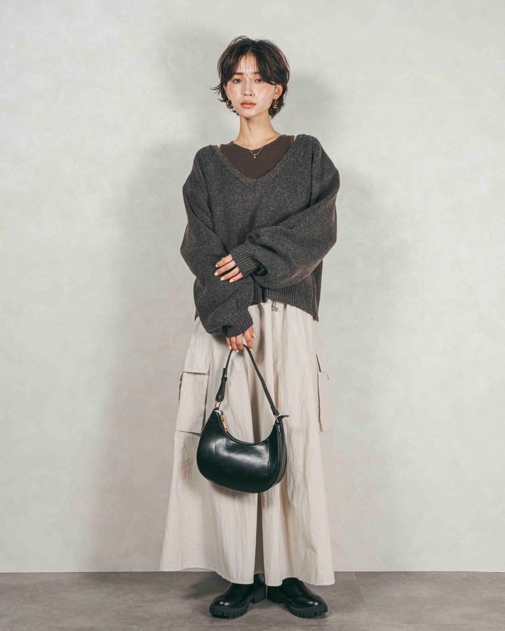 ［SET］メランジVネックニットレイヤードセット+ドローストリングナイロンカーゴスカート（2SET）