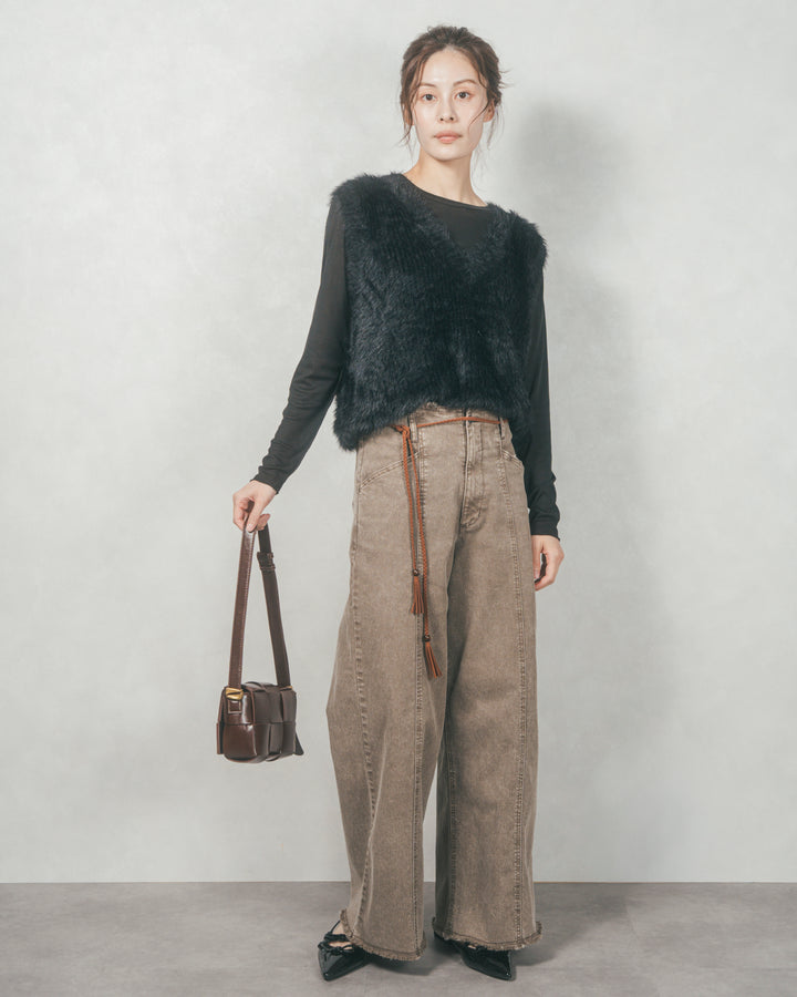 V-ネックフェザーニットベスト (BLACK)