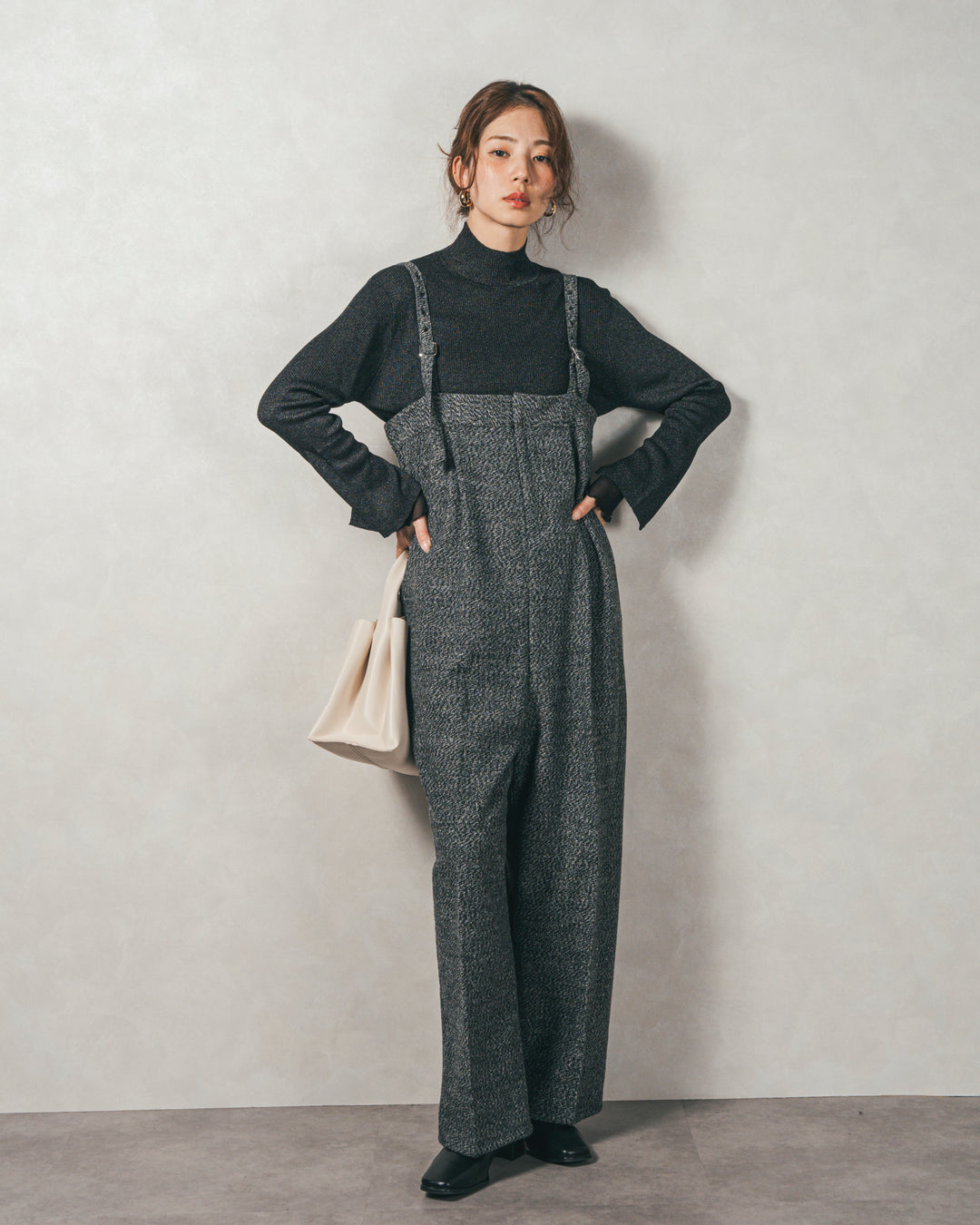 ［SET］袖レイヤードラメリブタートルニット+Tweedベロアサロペット（2SET）