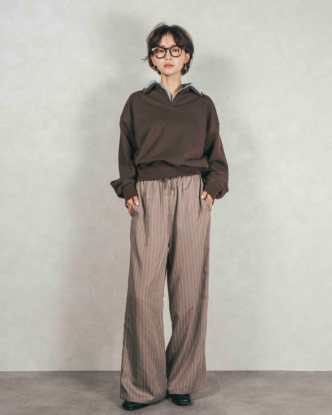 ［SET］シャツ Layered クロップドスウェット+Relaxストライプパンツ（2SET）