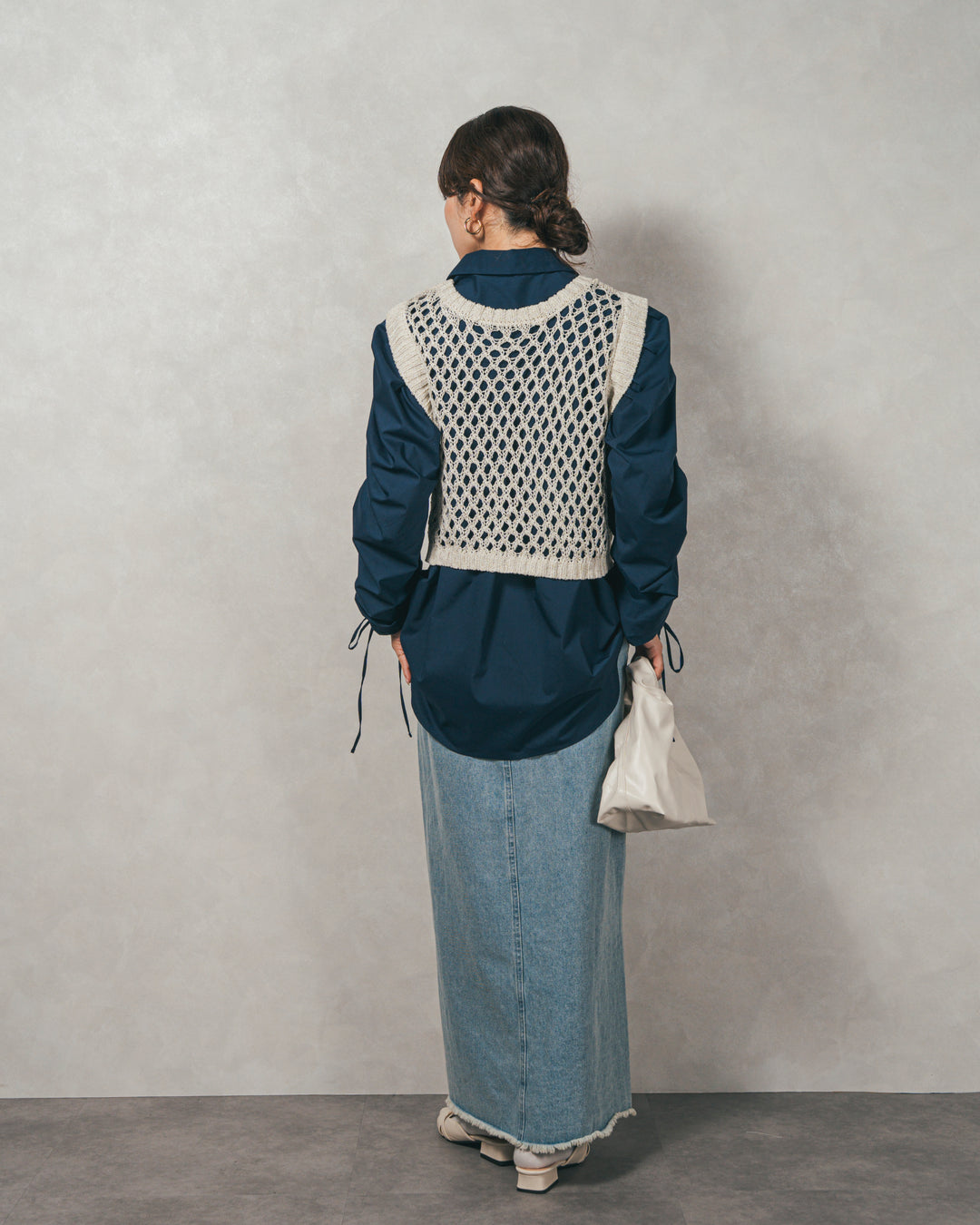 ［SET］ブロード袖ドロストデザインブラウス+2-Way Uネックメッシュニットベスト+フロントスリット Iラインデニムスカート（3SET）