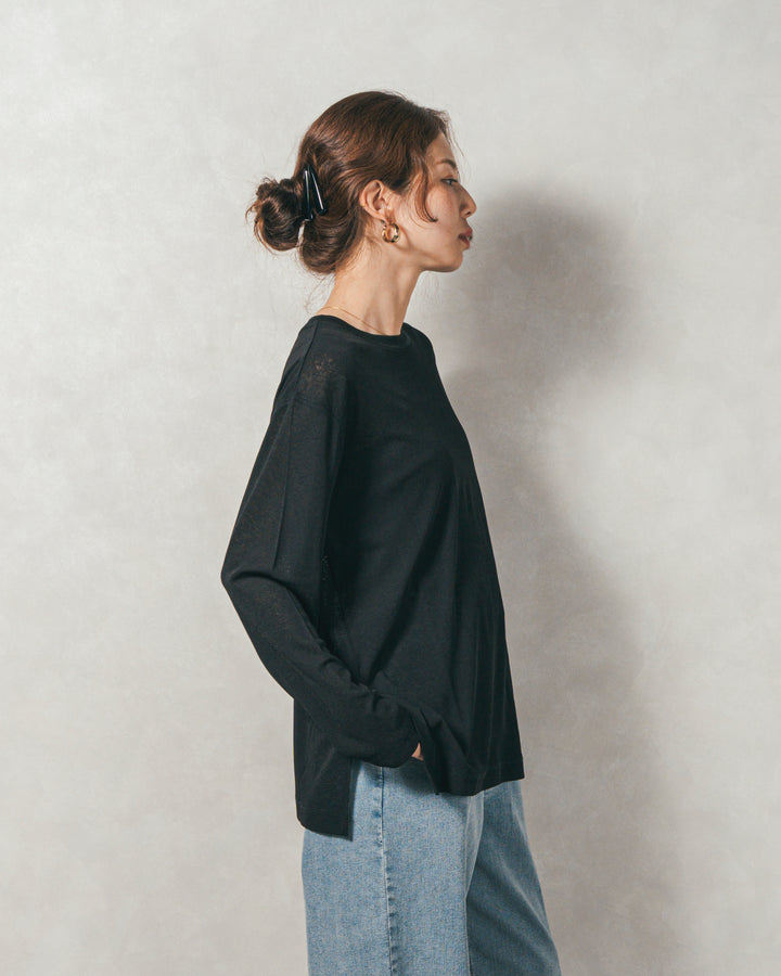 スラブシアークルーネックT (BLACK)