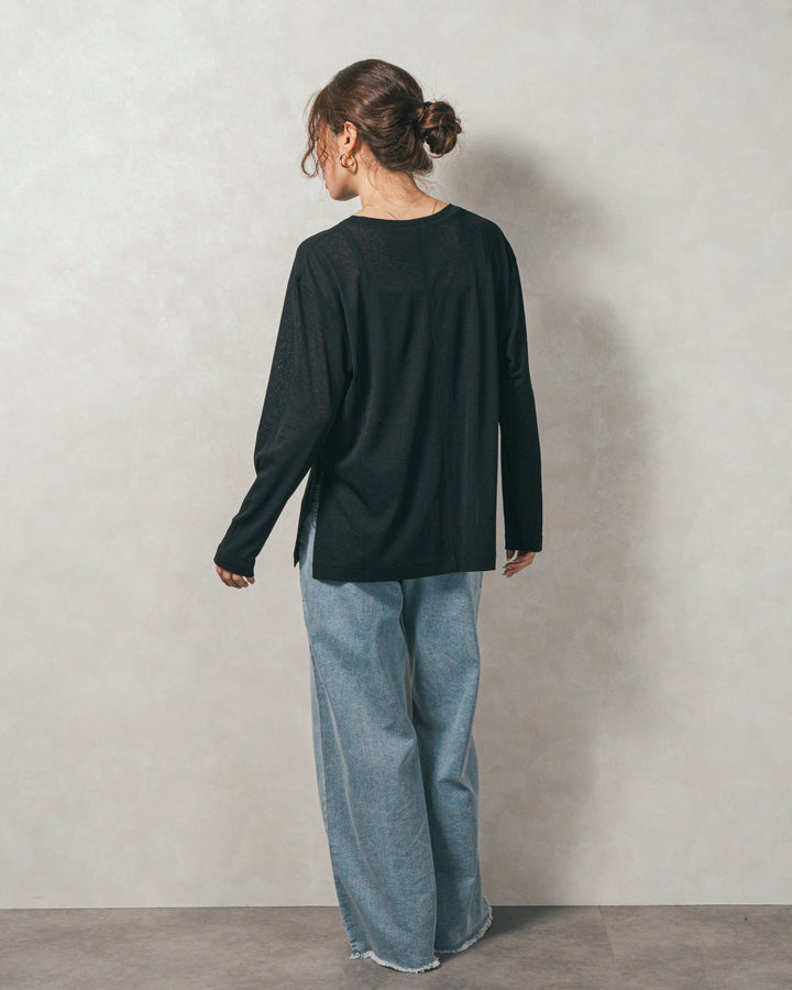 スラブシアークルーネックT (BLACK)
