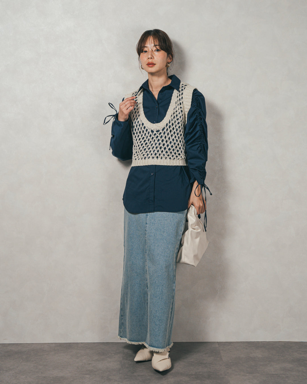 ［SET］ブロード袖ドロストデザインブラウス+2-Way Uネックメッシュニットベスト+フロントスリット Iラインデニムスカート（3SET）