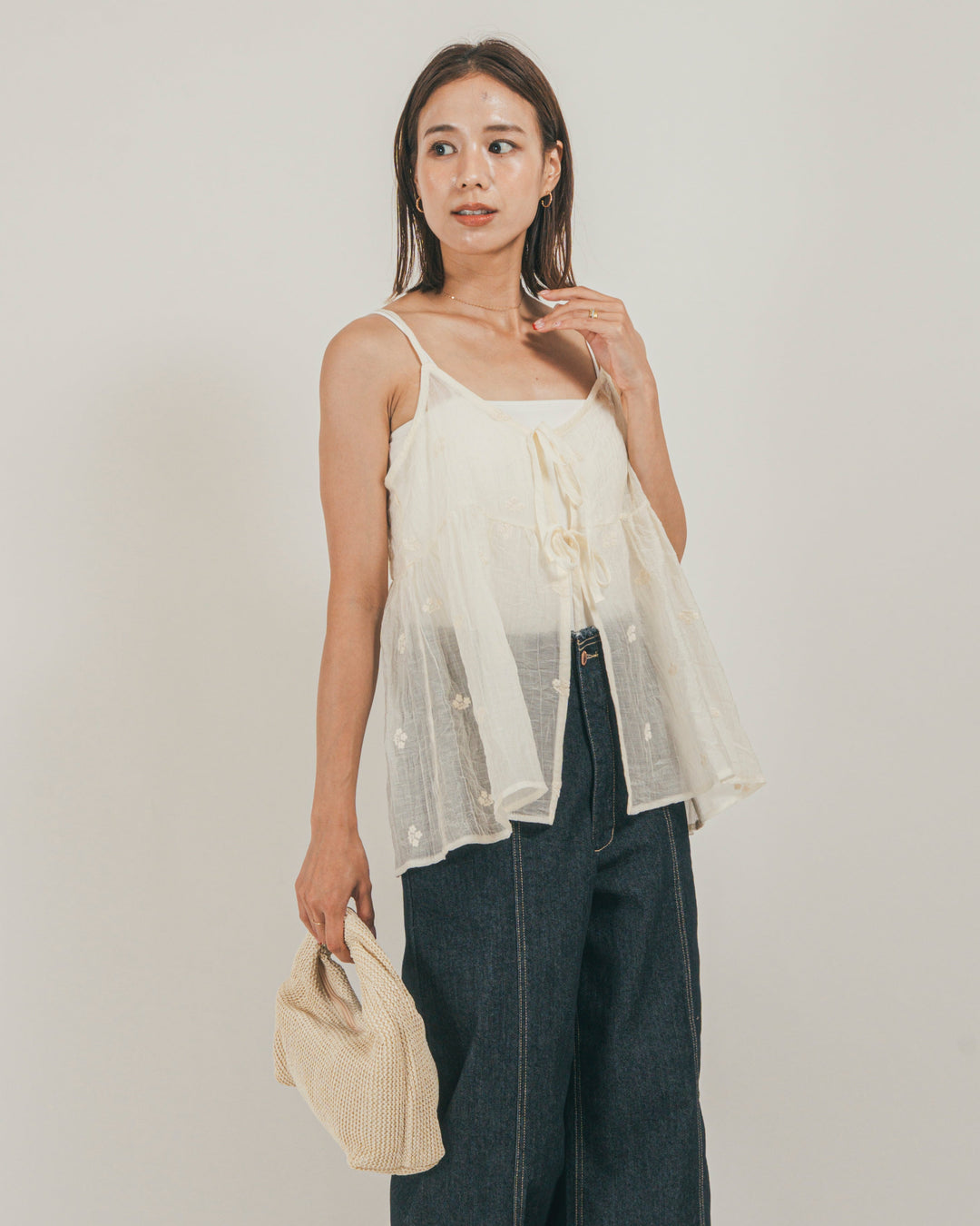 ［SET］フロントリボン刺繍 Veilキャミ + センターシーム リラックスデニム（2SET）