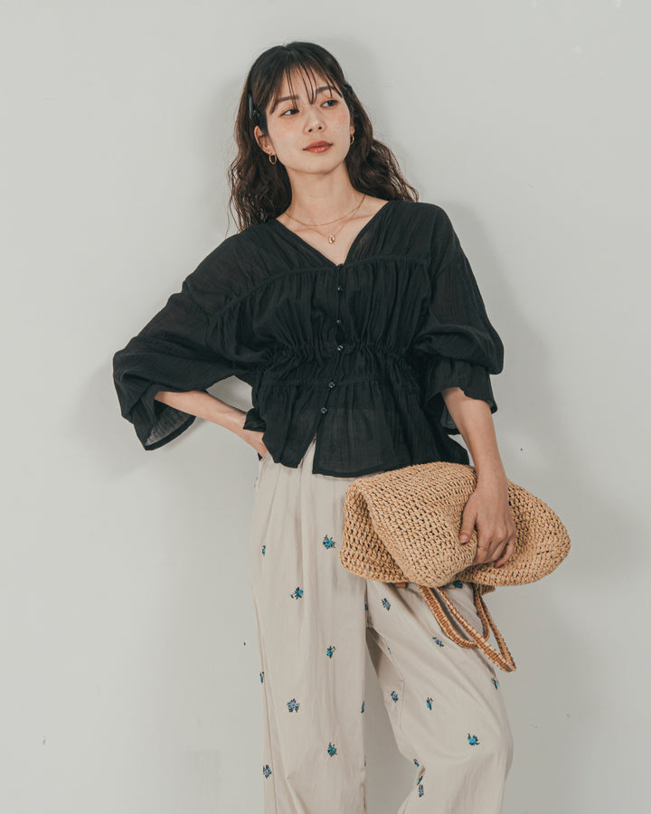 ［SET］Soft シャーリングブラウス + Flower刺繍　タックパンツ（2SET）