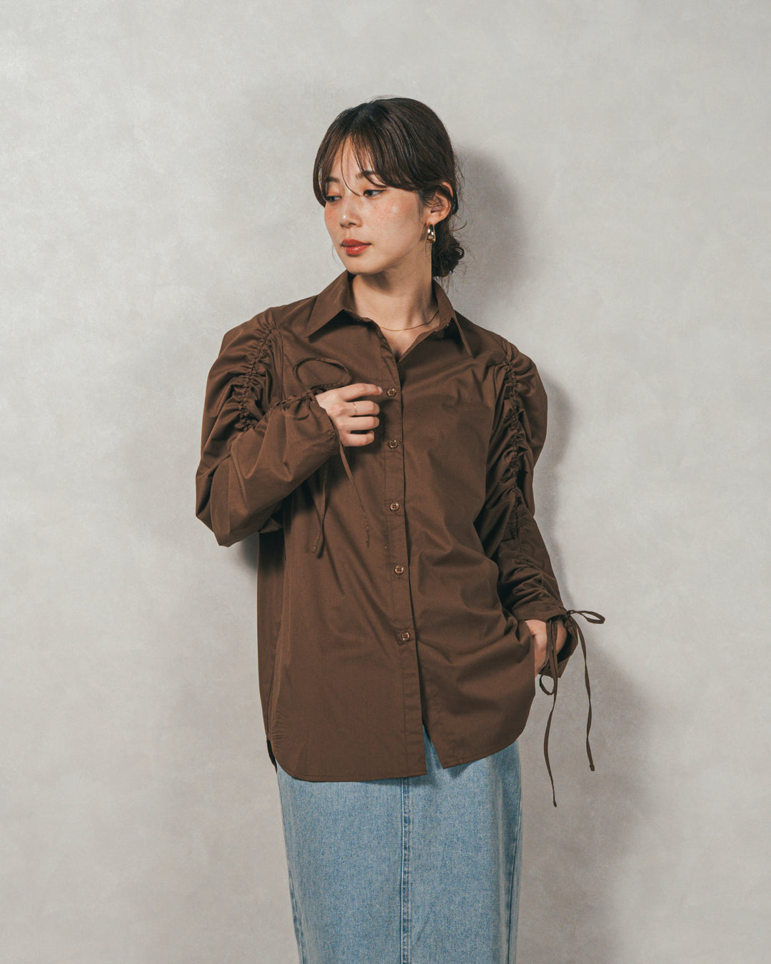 ［SET］ブロード袖ドロストデザインブラウス+2-Way Uネックメッシュニットベスト+フロントスリット Iラインデニムスカート（3SET）