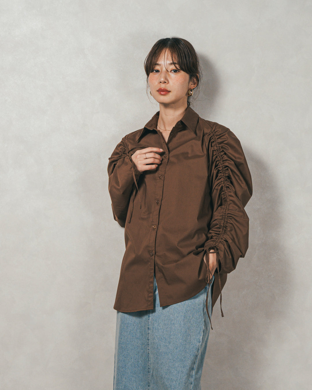 ［SET］ブロード袖ドロストデザインブラウス+2-Way Uネックメッシュニットベスト+フロントスリット Iラインデニムスカート（3SET）