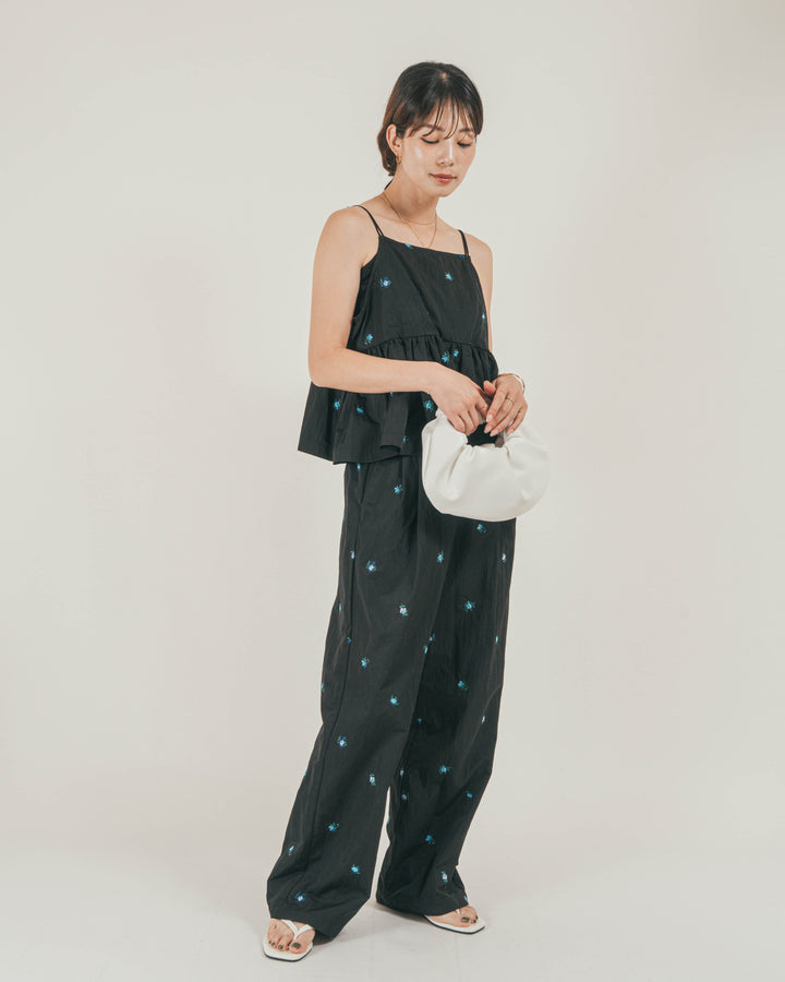 ［SET］Flower刺繍　ボリュームキャミ + Flower刺繍　タックパンツ + カップ付きカットリブキャミ（3SET）
