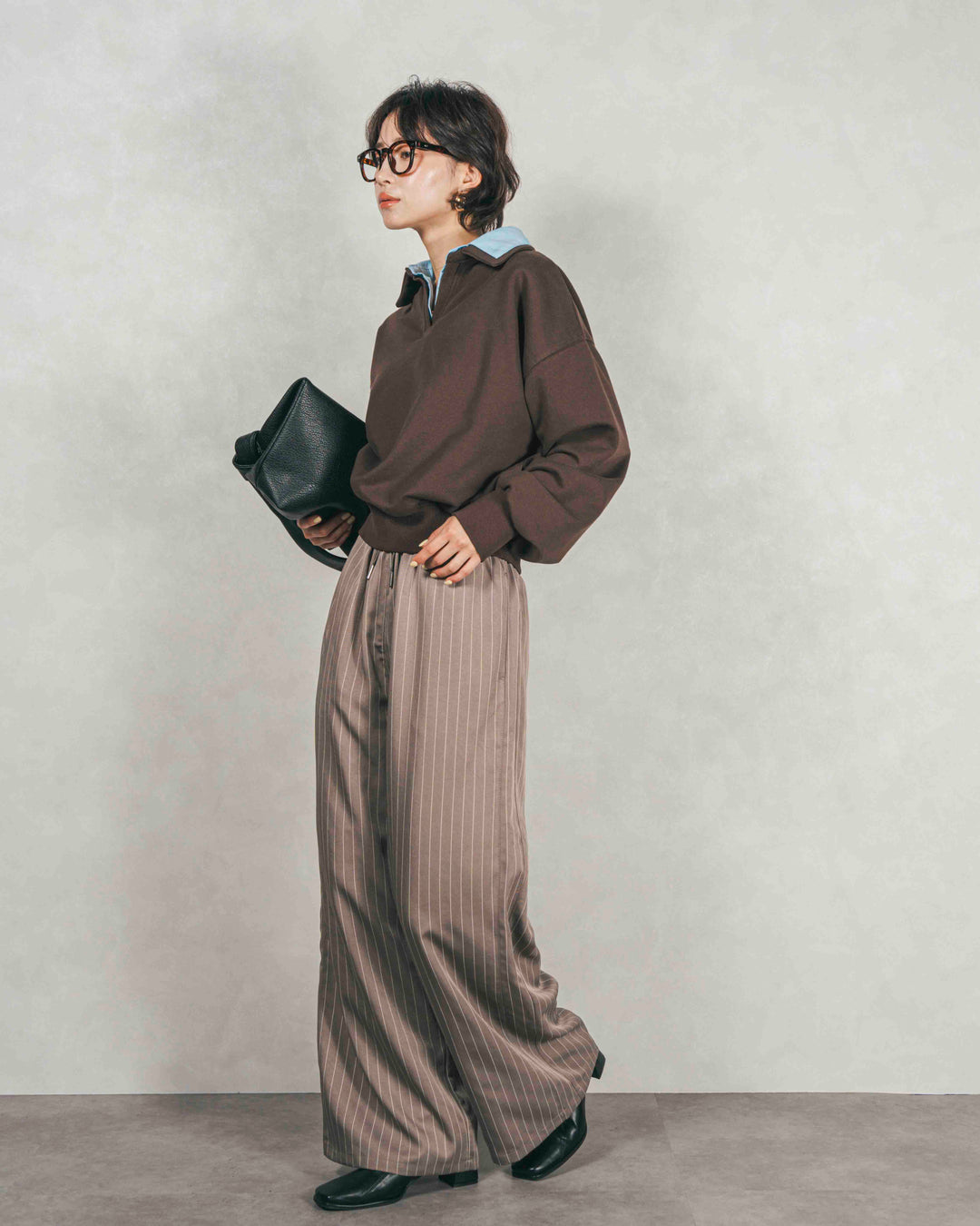 ［SET］シャツ Layered クロップドスウェット+Relaxストライプパンツ（2SET）