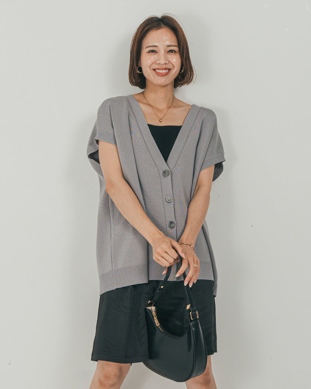 ［SET］VネックRelaxニットベスト + Vintageサテン　ハーフパンツ（2SET）