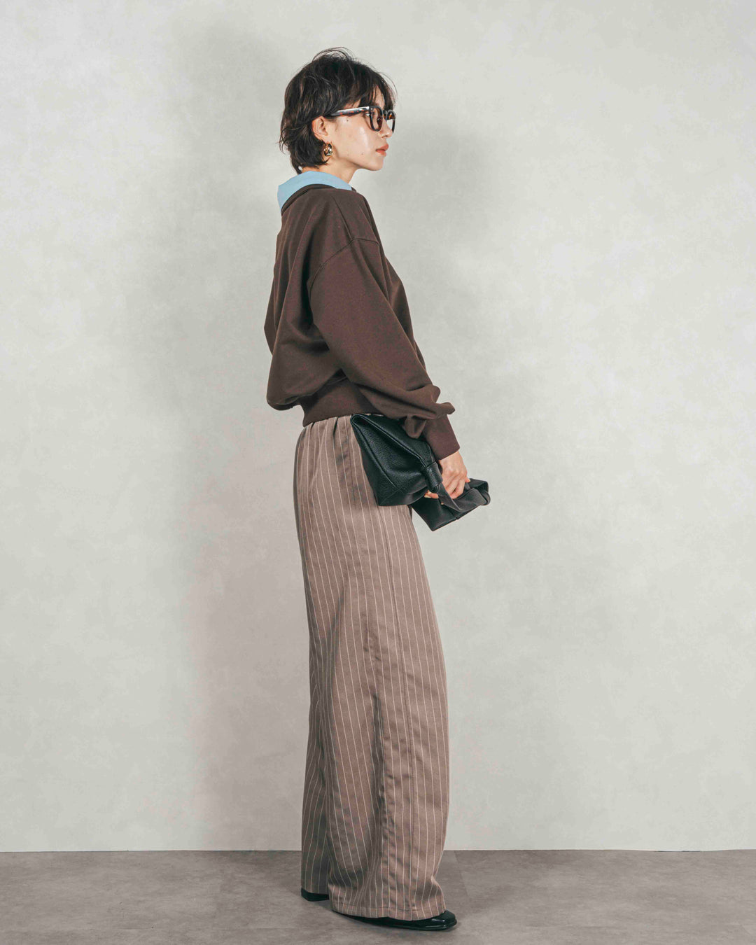 ［SET］シャツ Layered クロップドスウェット+Relaxストライプパンツ（2SET）