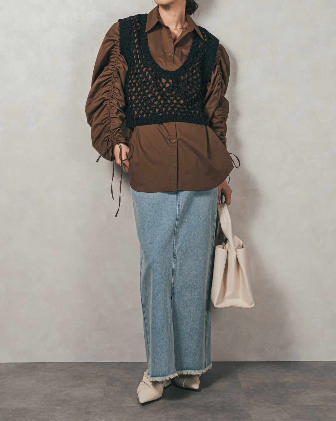 ［SET］ブロード袖ドロストデザインブラウス+2-Way Uネックメッシュニットベスト+フロントスリット Iラインデニムスカート（3SET）