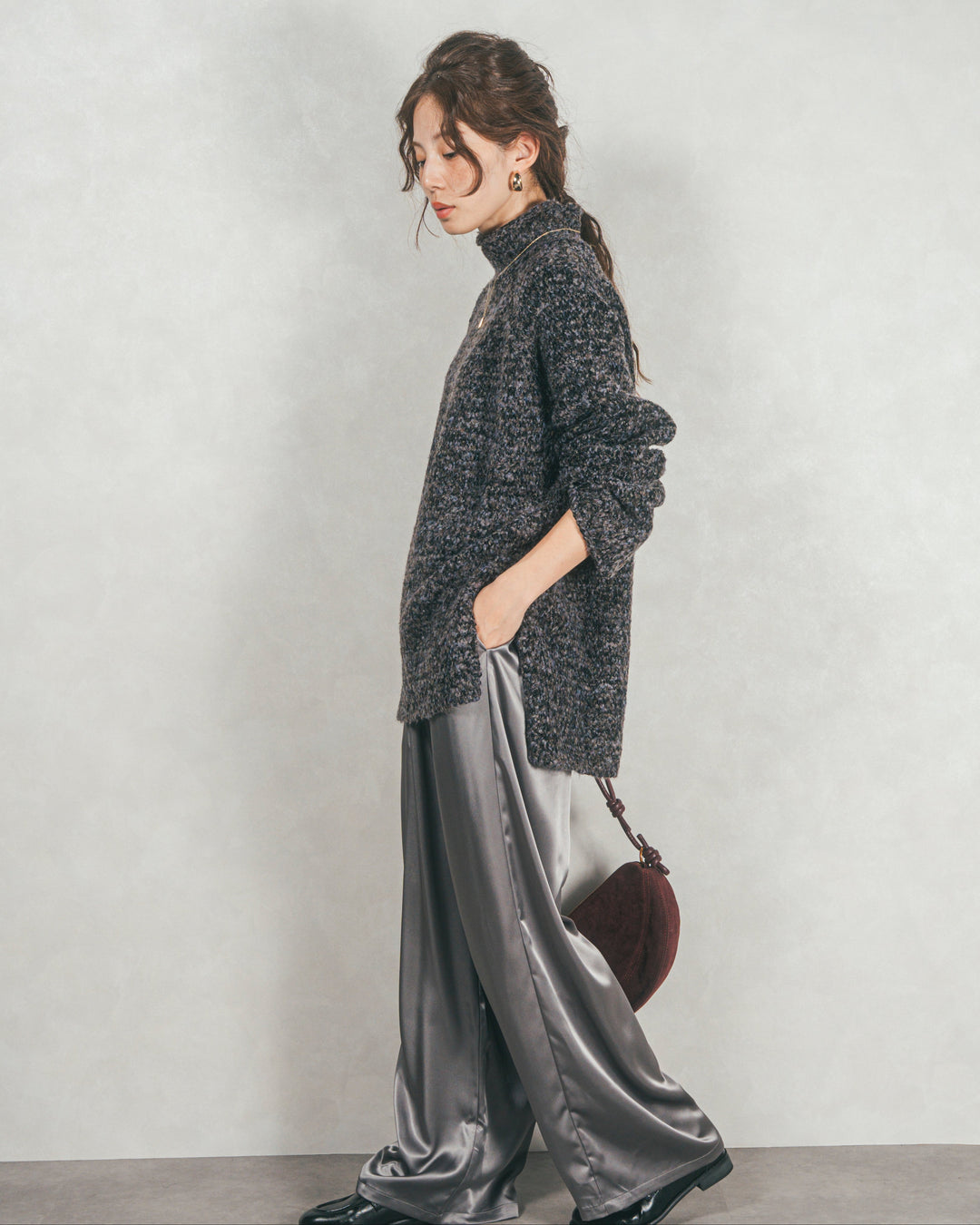 ［SET］ブークレMix ハイネックニット+Relaxサテンパンツ（2SET）