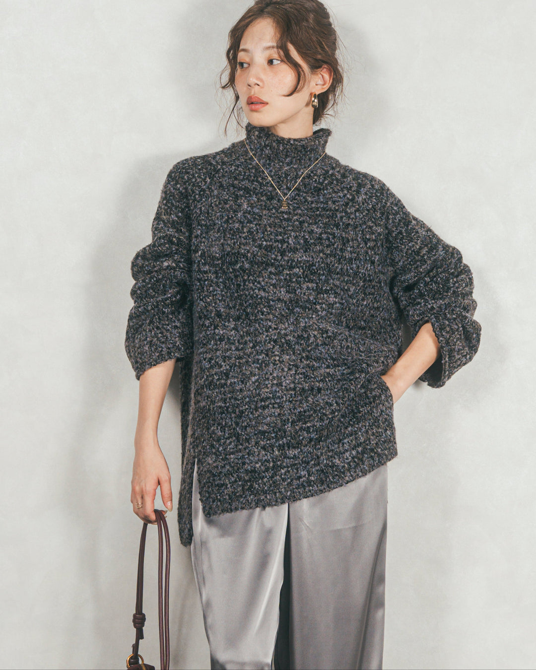 ［SET］ブークレMix ハイネックニット+Relaxサテンパンツ（2SET）